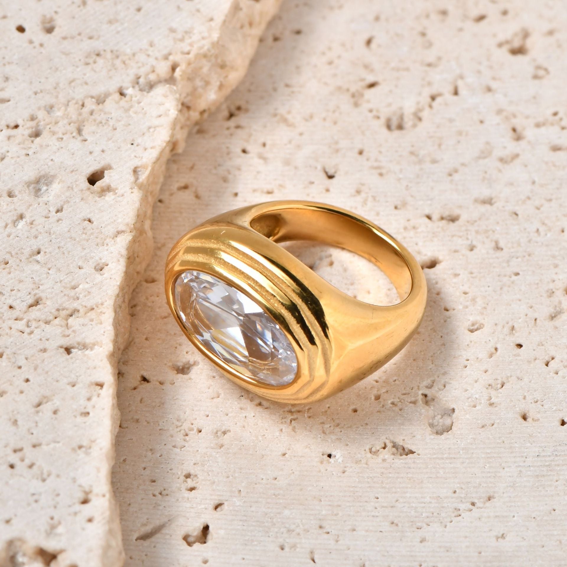 Maria statement ring