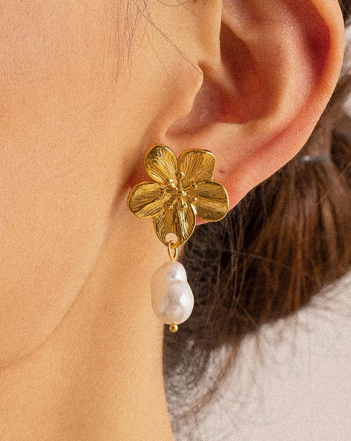 Isla Bloom Pearl Drop Earrings