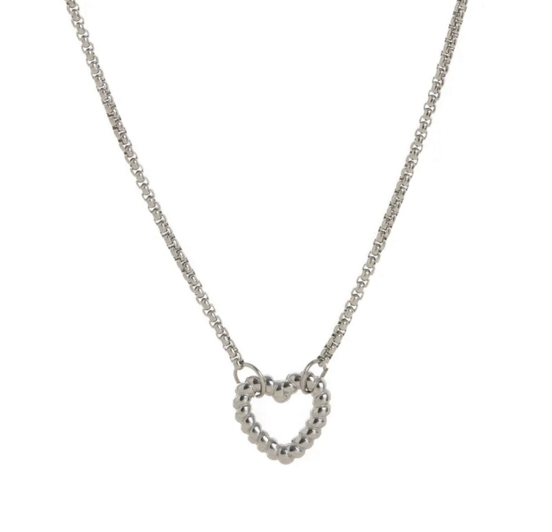 Amora Necklace