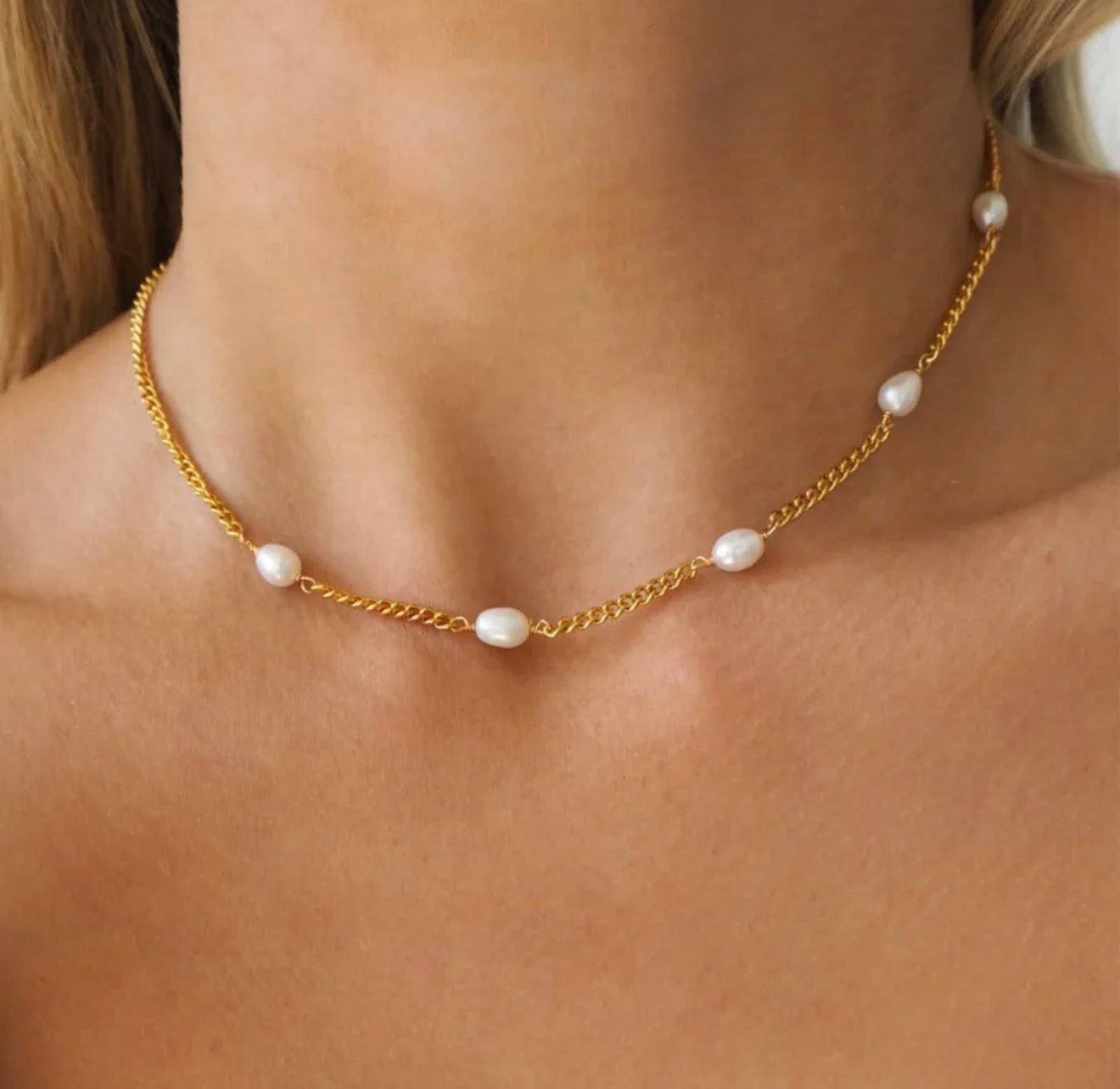 Bella Pearl Necklace