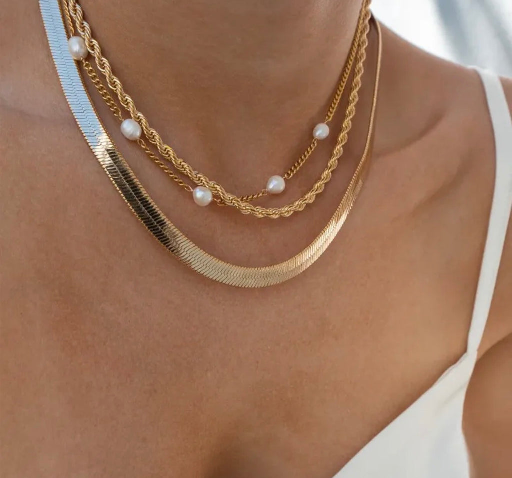 Bella Pearl Necklace