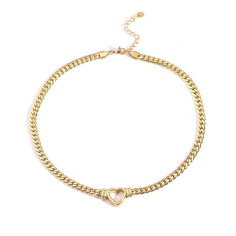 Amour Necklace